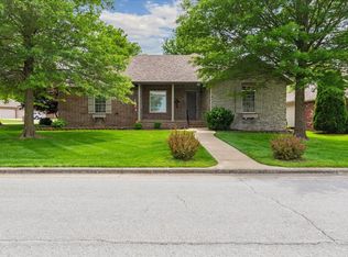 3236 W Camino Alto St, Springfield, MO 65810