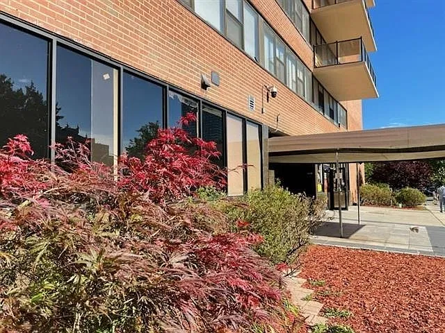 280 Marin — Photo 2