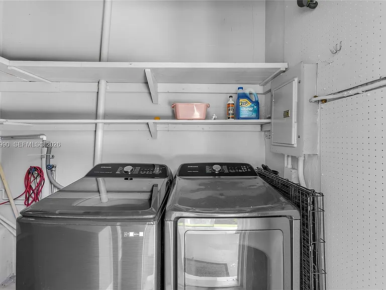 2031 SW 66th Ave — Photo 24