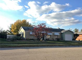 1721 S Brookhollow Dr, Springfield, OH