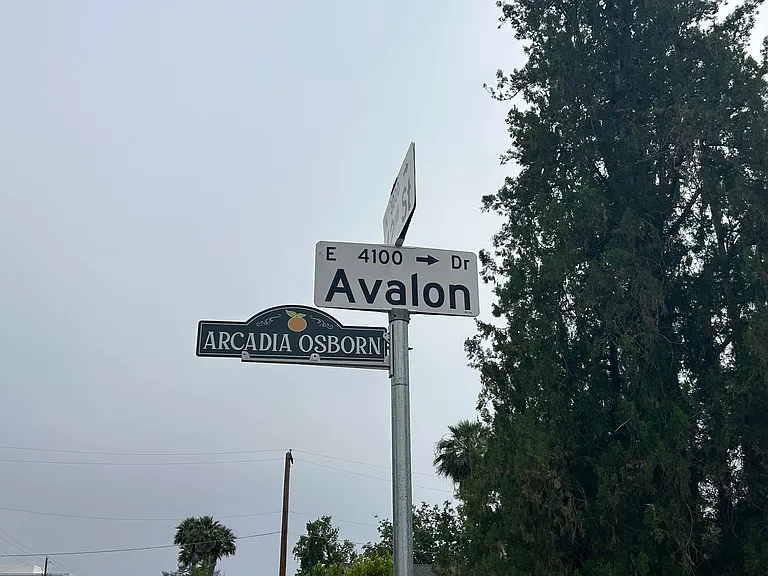 4016 E Avalon Dr — Photo 1
