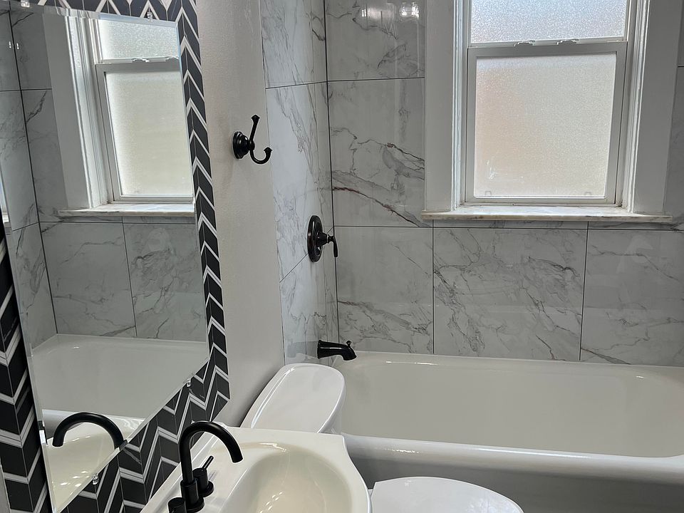 1st image of 1369 McCausland Ave APT 3N