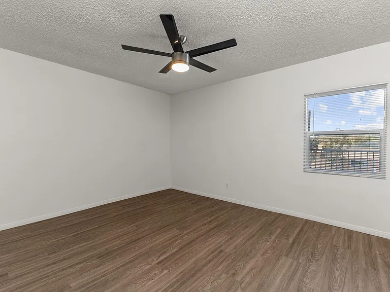 228 Las Flores Dr #15 — Photo 9