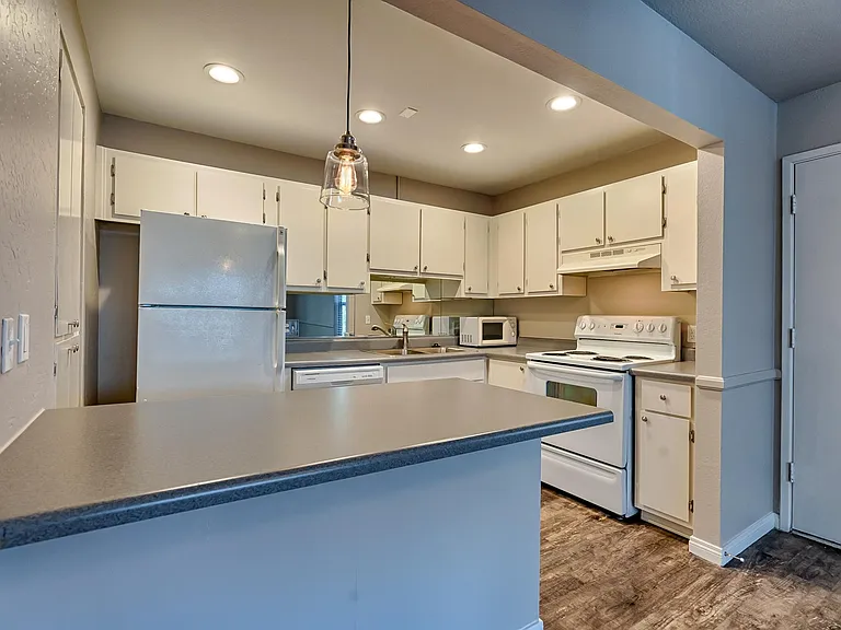 1200 S Riordan Ranch St #8 — Photo 4