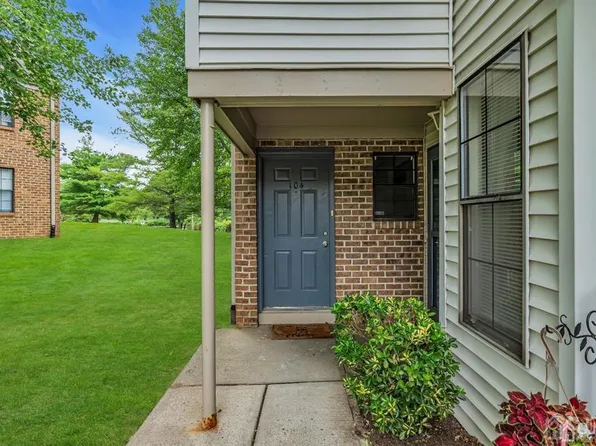 104 Sunshine Ct, Parlin, NJ 08859