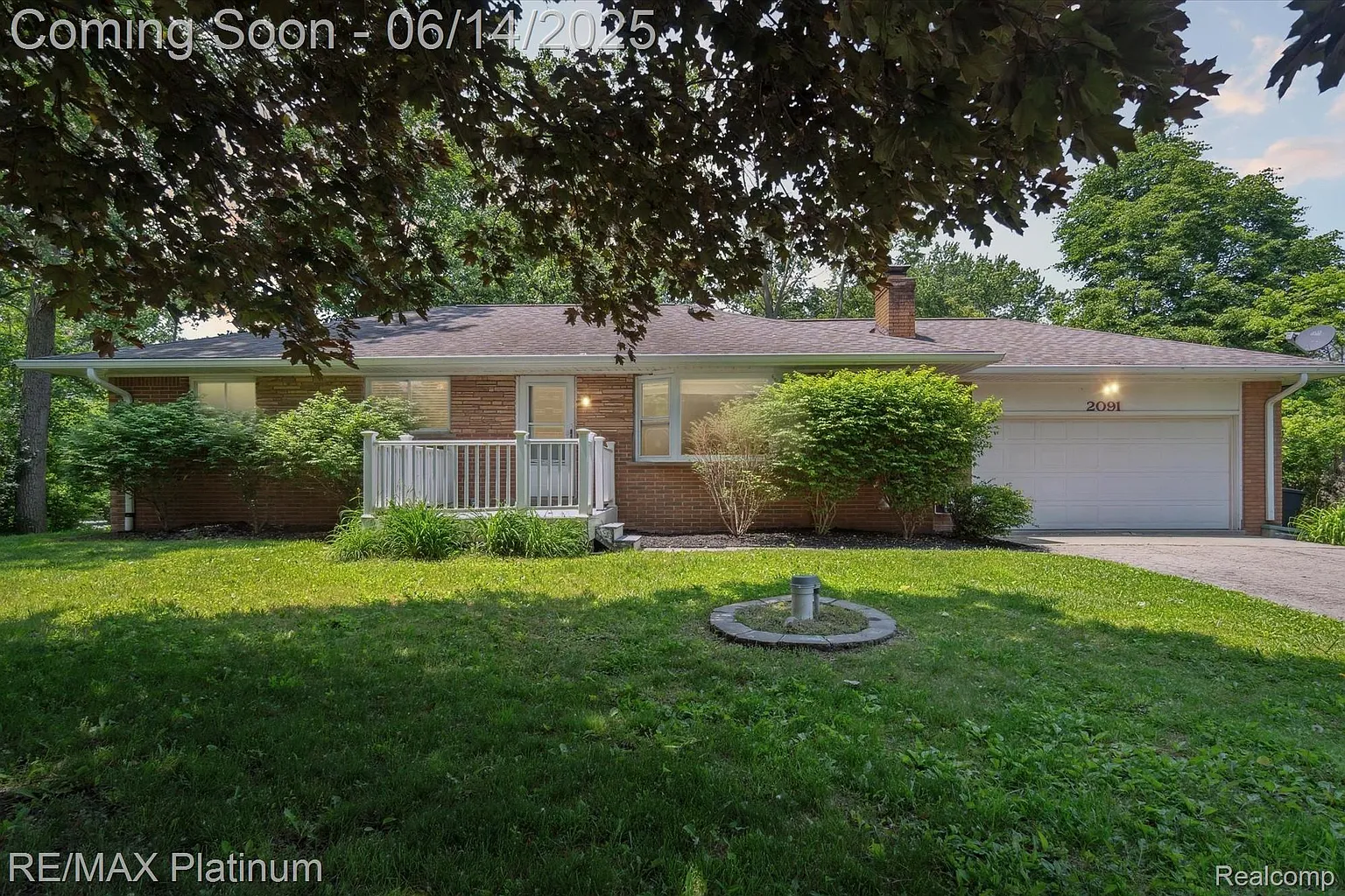 2091 Oak Grove Rd photo 1