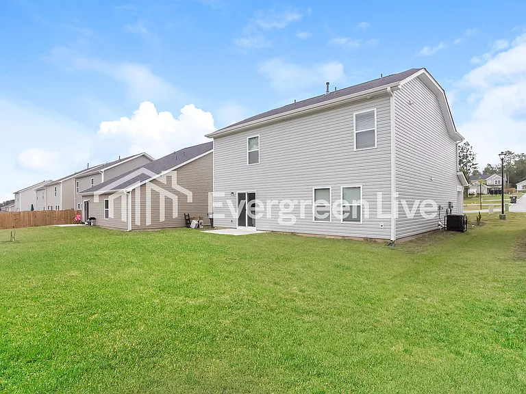 805 Vanguard St — Photo 14
