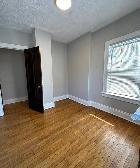 2433 Woodmere Dr — Photo 20