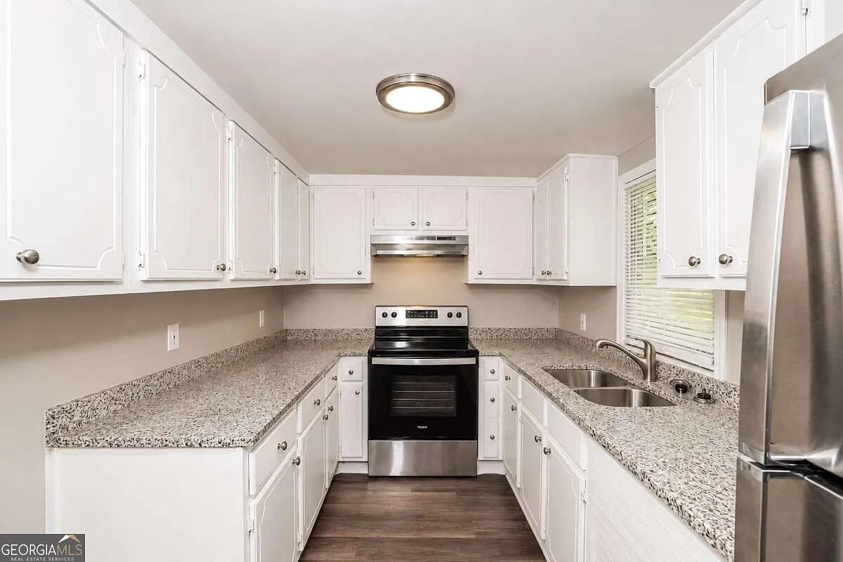 3 bed, 1136 sqft, $1,000 — Photo 2