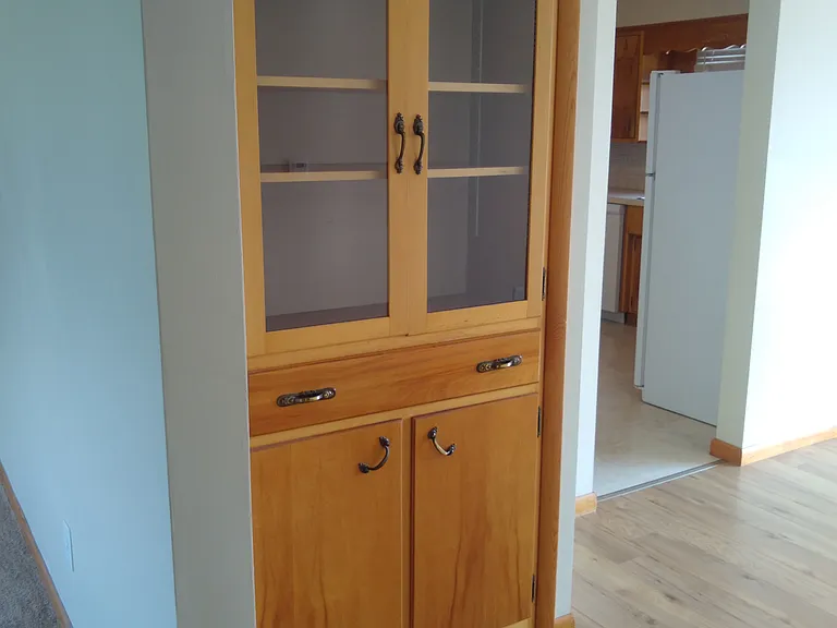 355 Avalon Dr — Photo 8