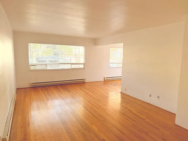 1636 SE Taylor St #1-8 — Photo 4