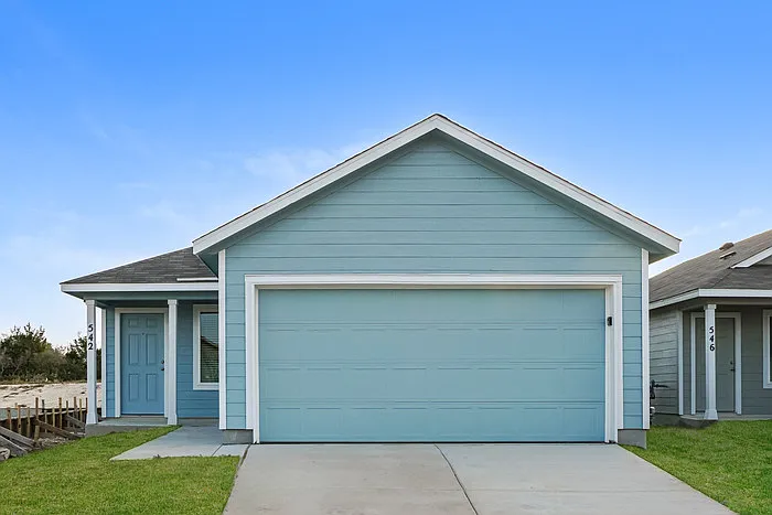 4 bed, 2.0 bath, 1600 sqft, $1,643 — Photo 1