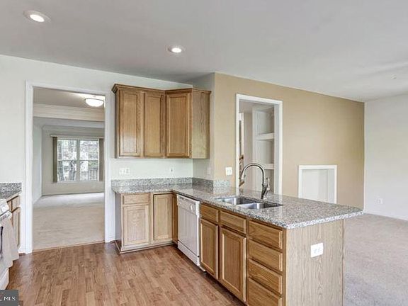 4th image of 9337 Branch Side Ln