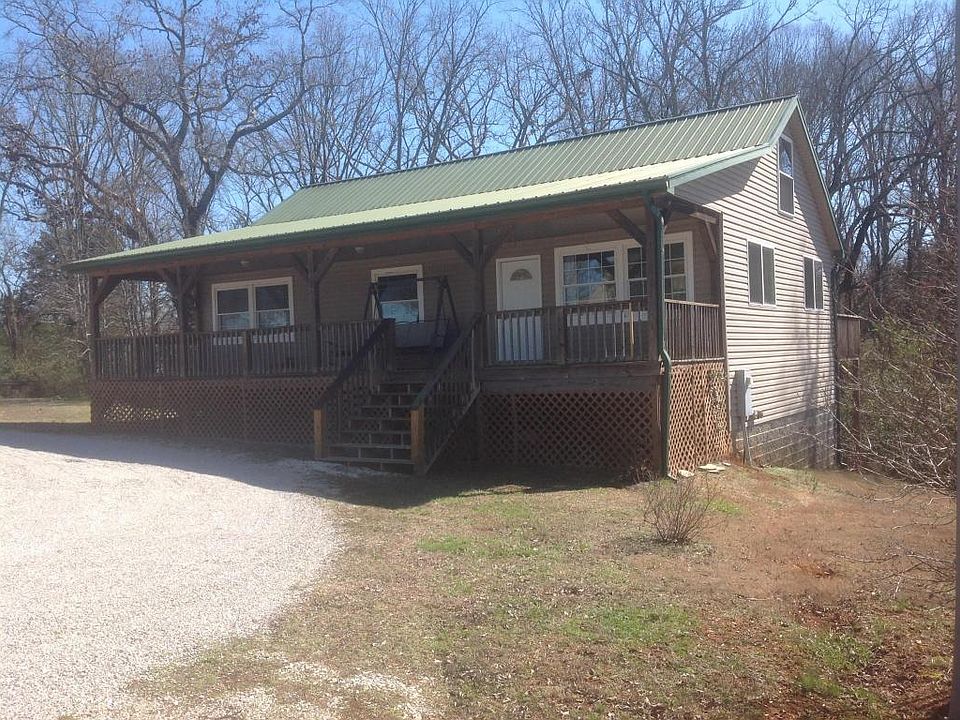 1st image of 421 Lake Harbor Dr