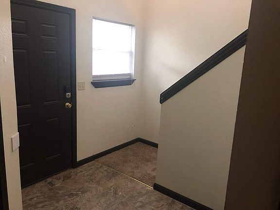 Front Entrance / Foyer Area