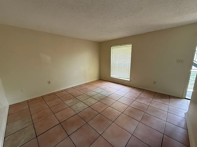 1408 Jade Ave — Photo 1