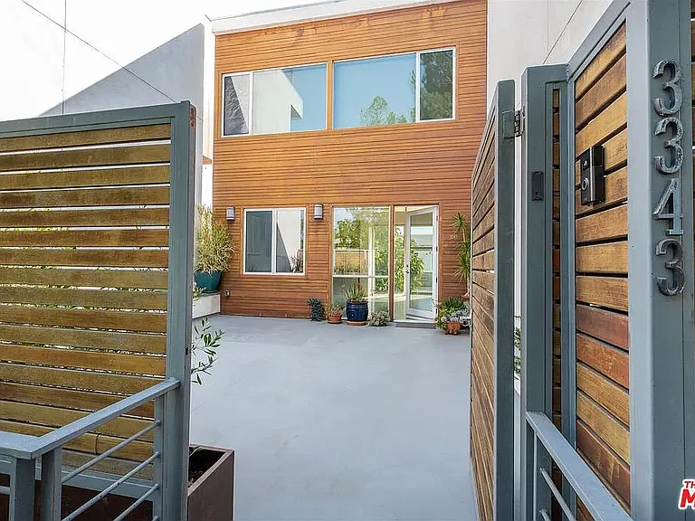 3343 Rowena Ave — Photo 6
