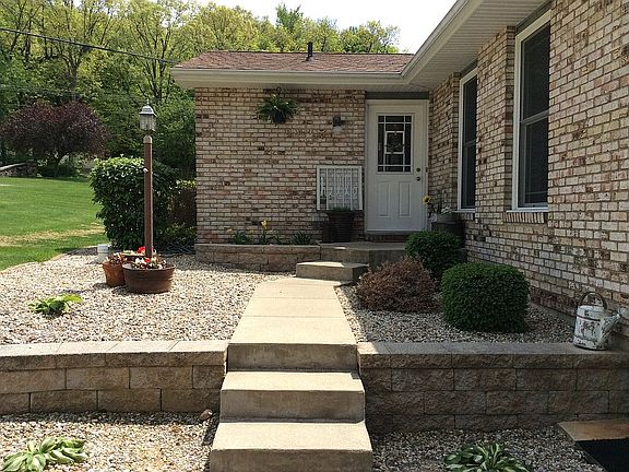 3rd image of 55807 Willowbend Blvd