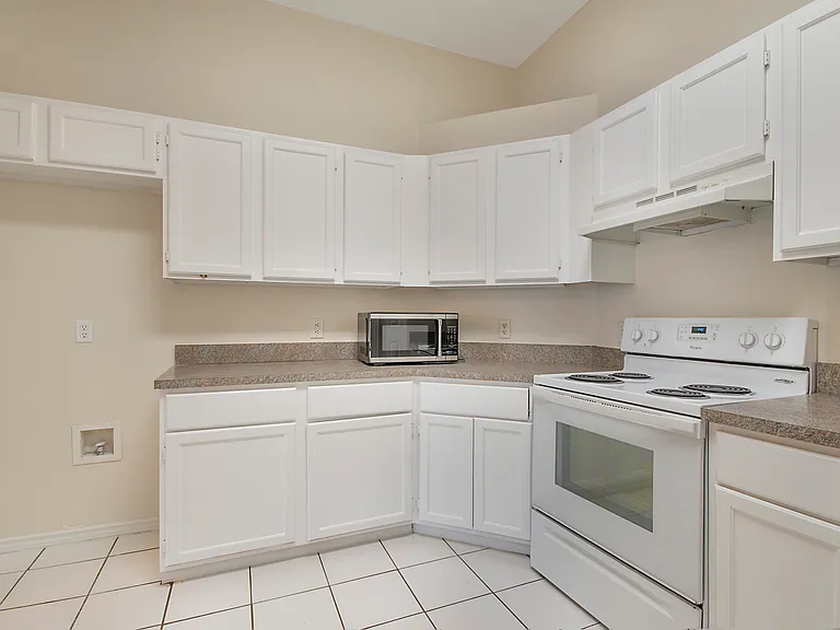 11909 Rhulen Ct — Photo 12