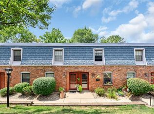 1106 Pennsbury Blvd, Pittsburgh, PA 15205