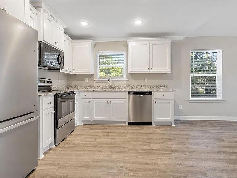 108 Pulaski Dr — Photo 4