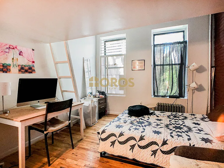 533 E 5th St #5 — Photo 5