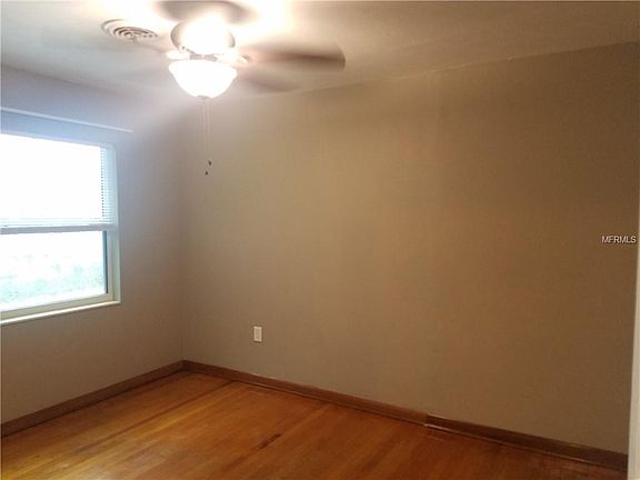 5th image of 1208 Berwick Dr