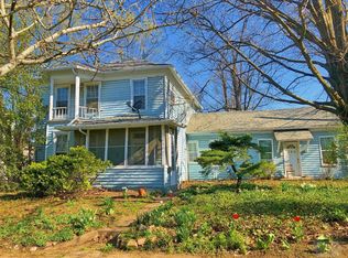 103-105 W Grimes Ave, Fairfield, IA 52556