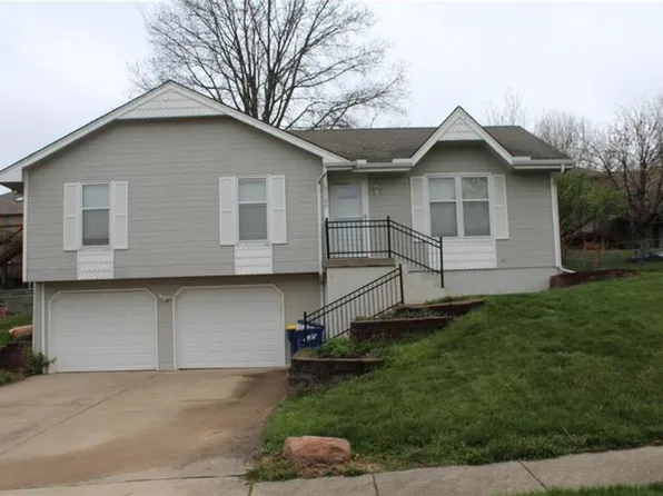106 S Prairie Rose St, Smithville, MO 64089