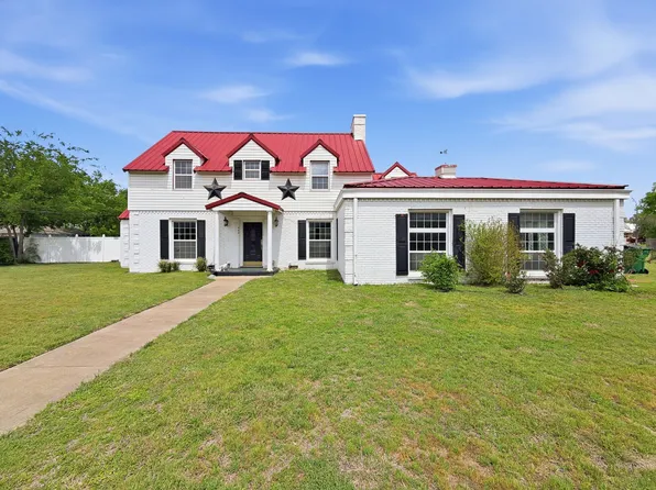 609 E Main St, Hamilton, TX 76531