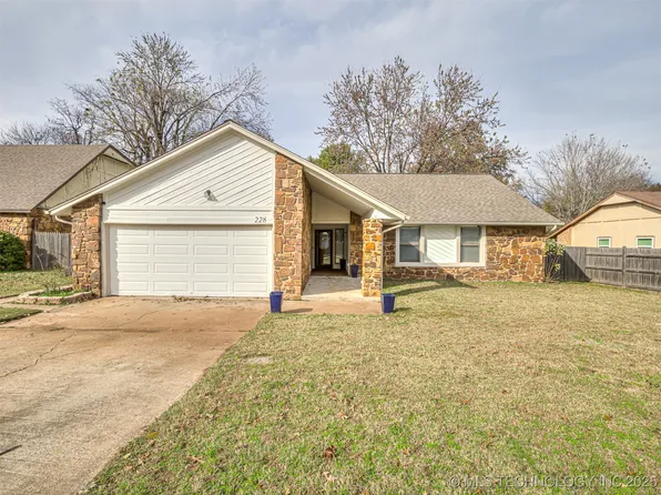 228 W Keywest St, Broken Arrow, OK 74011