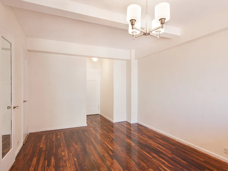 45 Tudor City Pl #702 — Photo 4