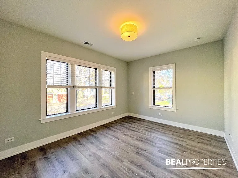 916 Crain St #1 — Photo 15