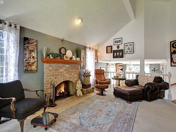 3rd image of 1670 Killarney Dr