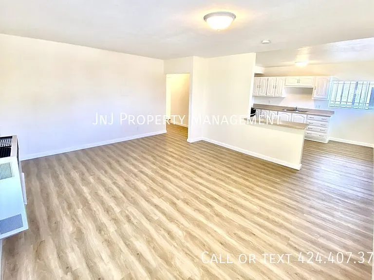 1530 Locust Ave — Photo 6