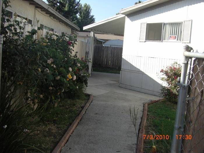 Fenced yard, cover patio