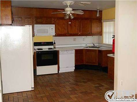 3rd image of 519A Portsmouth Dr