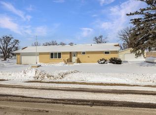 111 4th St, Collins, IA 50055