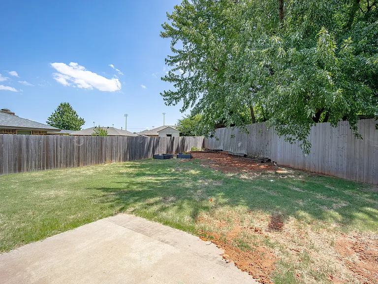 630 S Heights Dr — Photo 21