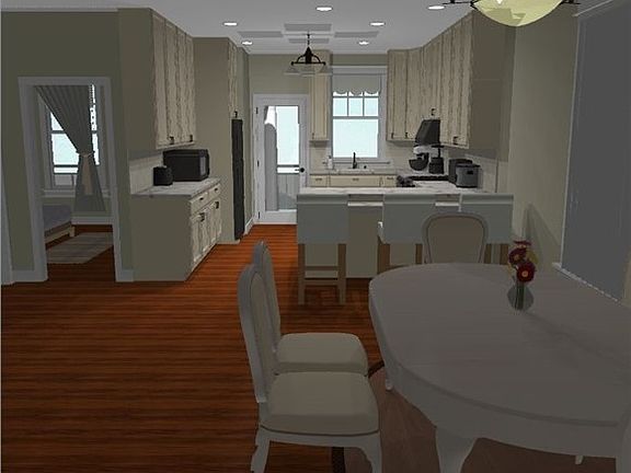 3rd image of 639 Lincoln St
