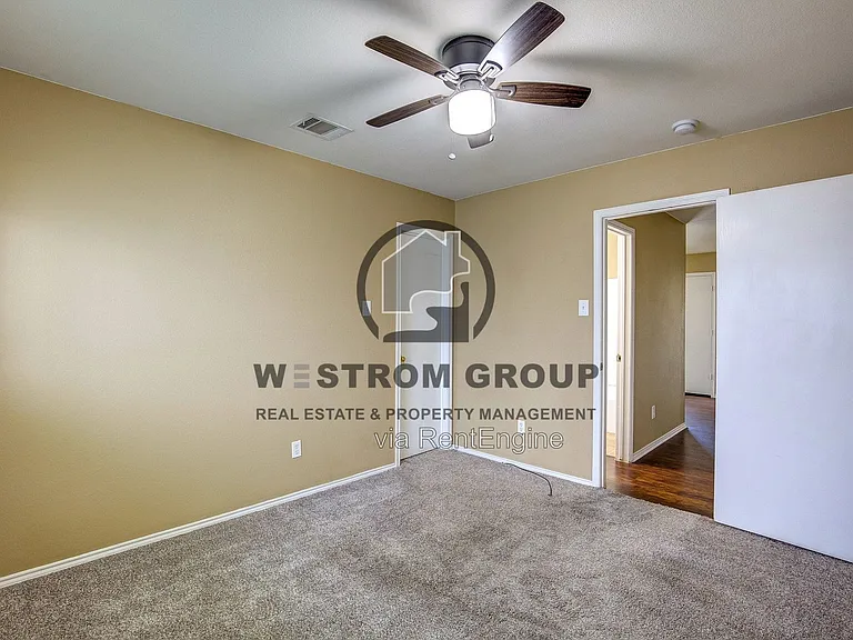 7000 Sylvan Meadows Dr — Photo 30