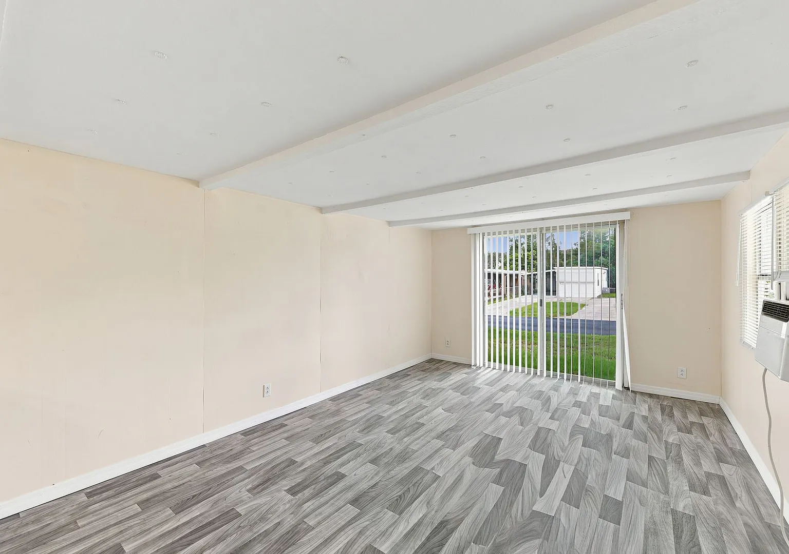 Updated 2-Bedroom Manufactured Home in Jensen Park Move-In Ready! — Photo 3