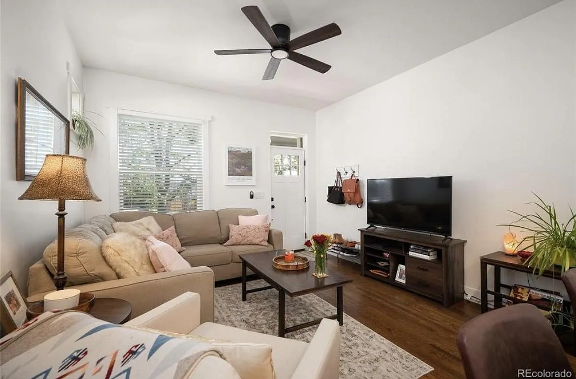 3 bed, 1224 sqft, $2,500 — Photo 3
