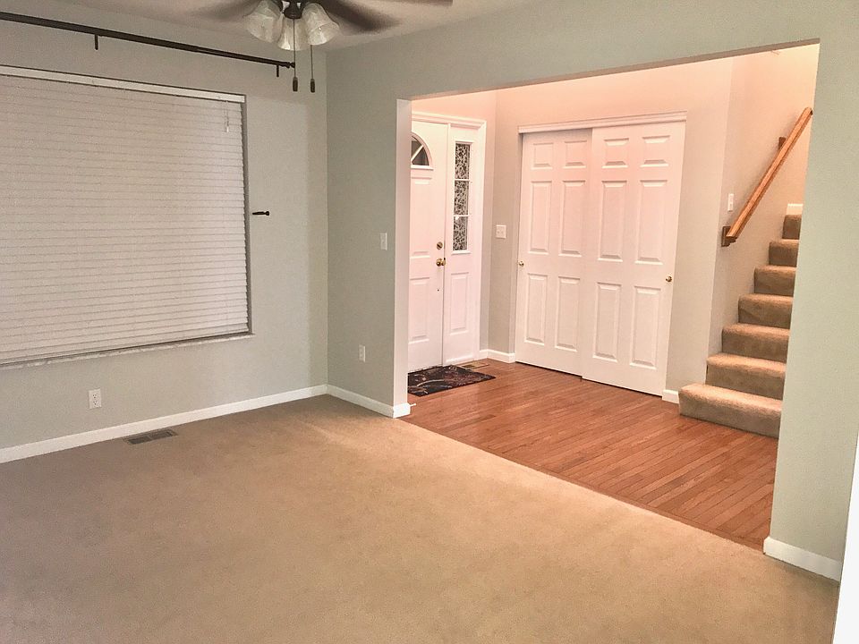 1st image of 1129 Oak Hollow Dr