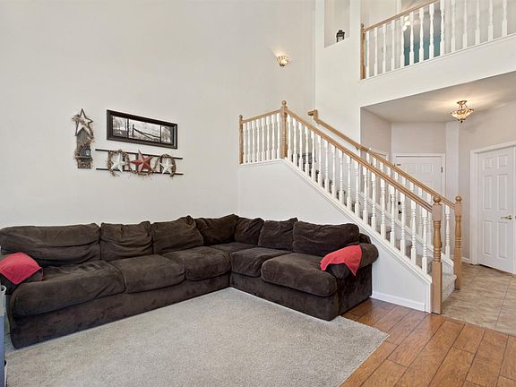5th image of 705 Sawyer Ct