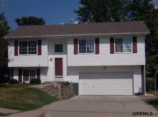 5203 N 53rd St, Omaha, NE 68104