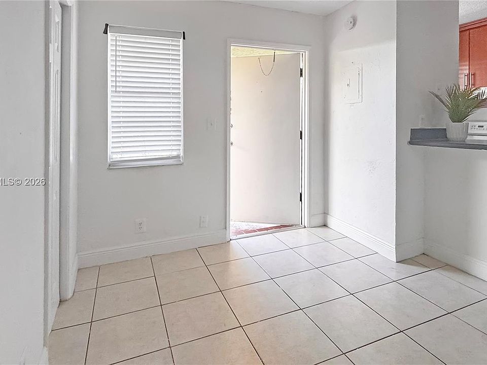 1st image of 4081 N Dixie Hwy APT 20