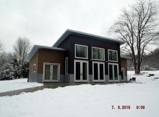 5761 Hatch Hollow Dr, Lowell, MI 49331