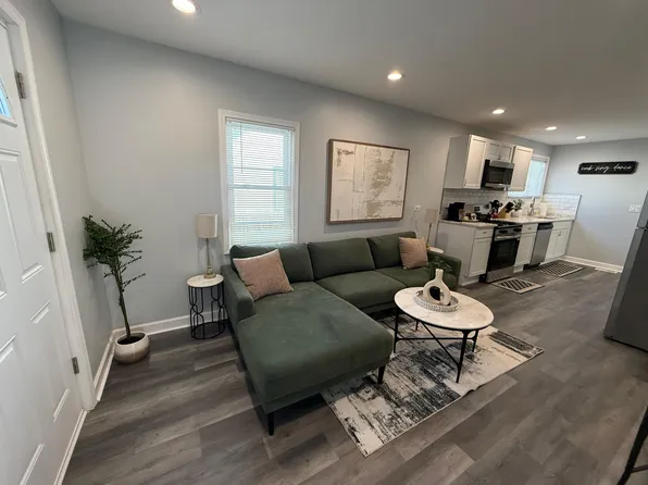 7137 W 109th Pl, Worth, IL 60482