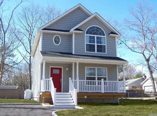 56 Wauwepex Trl, Ridge, NY 11961